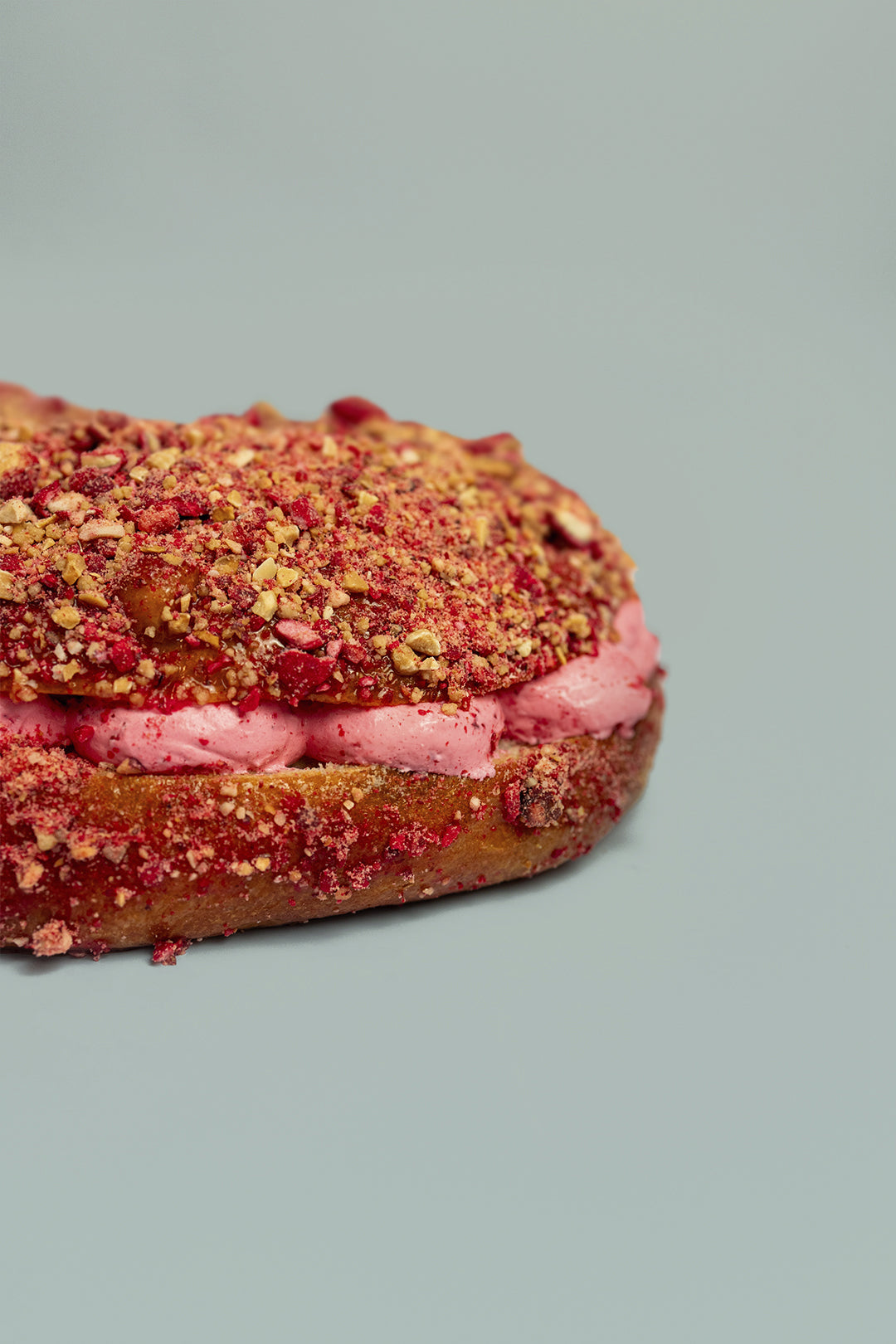 Roscón pralines roses con nata