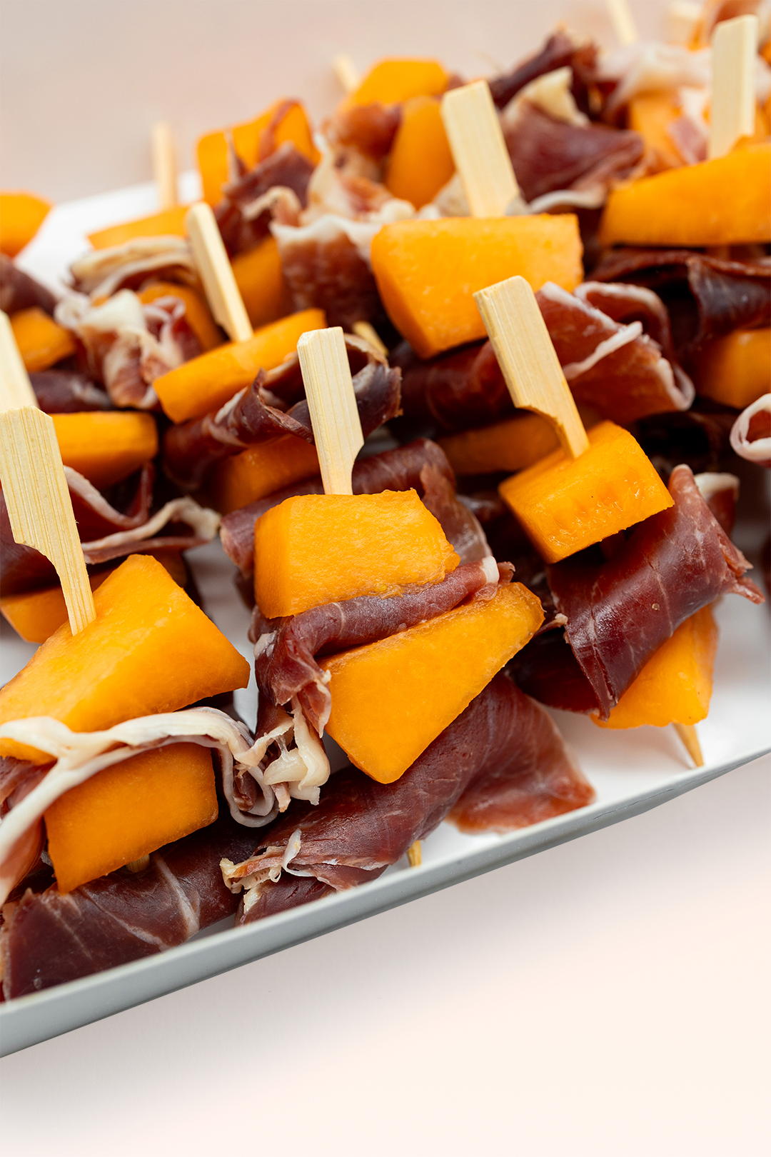 Bandeja Brochetas Melón con Jamón Ibérico 20 uds